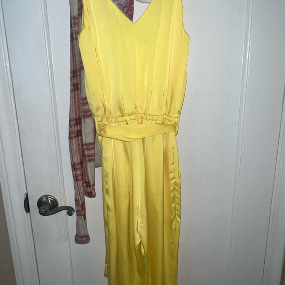 Yellow Silk Jumpsuit with Tie (size small) - Picture 10 of 11